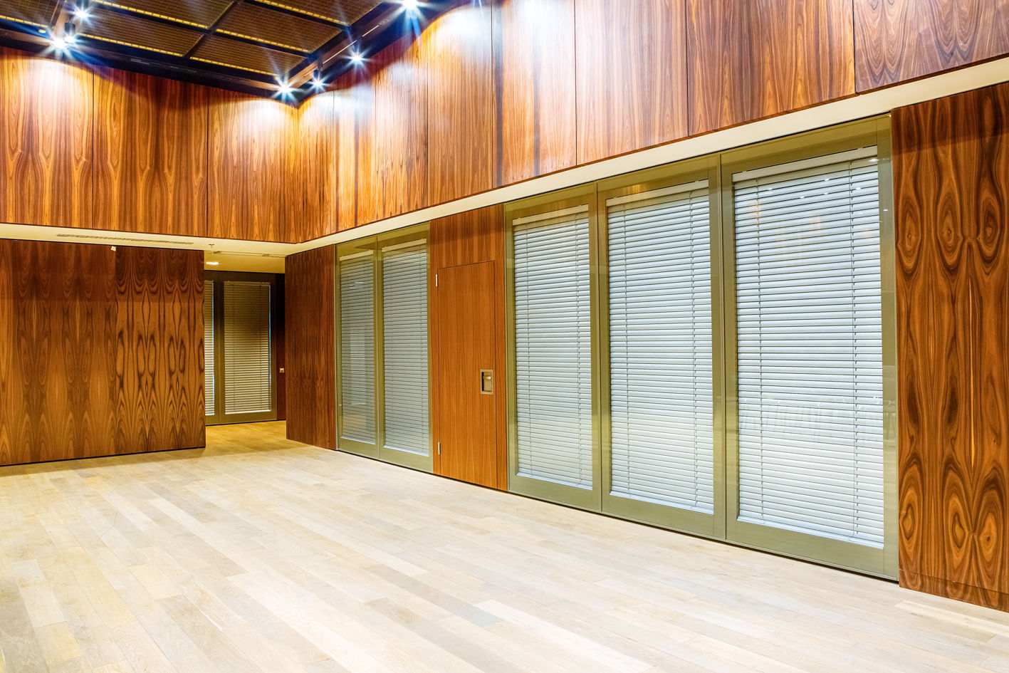 Фото Раздвижные стеклянные перегородки NAYADA SmartWall WG5