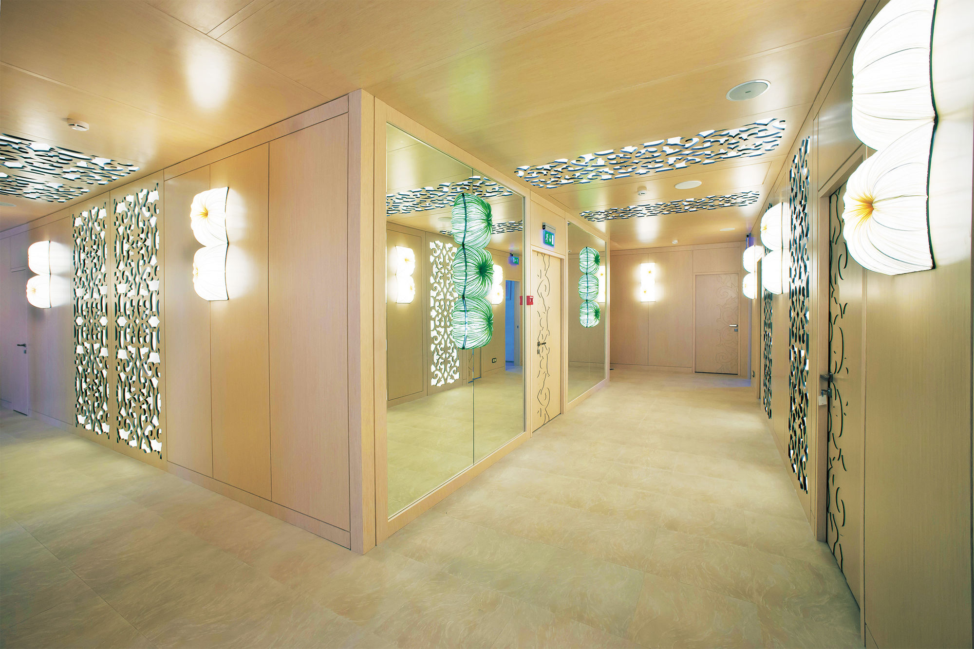 Фото Перегородки из ценных пород дерева NAYADA-Regina Line