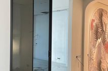 Nayada установила раздвижные двери системы Artelle.