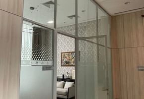 Стеклянные перегородки на оъекте СВМДА.