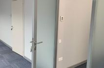 Nayada реализовала проект по установке офисных перегородок 