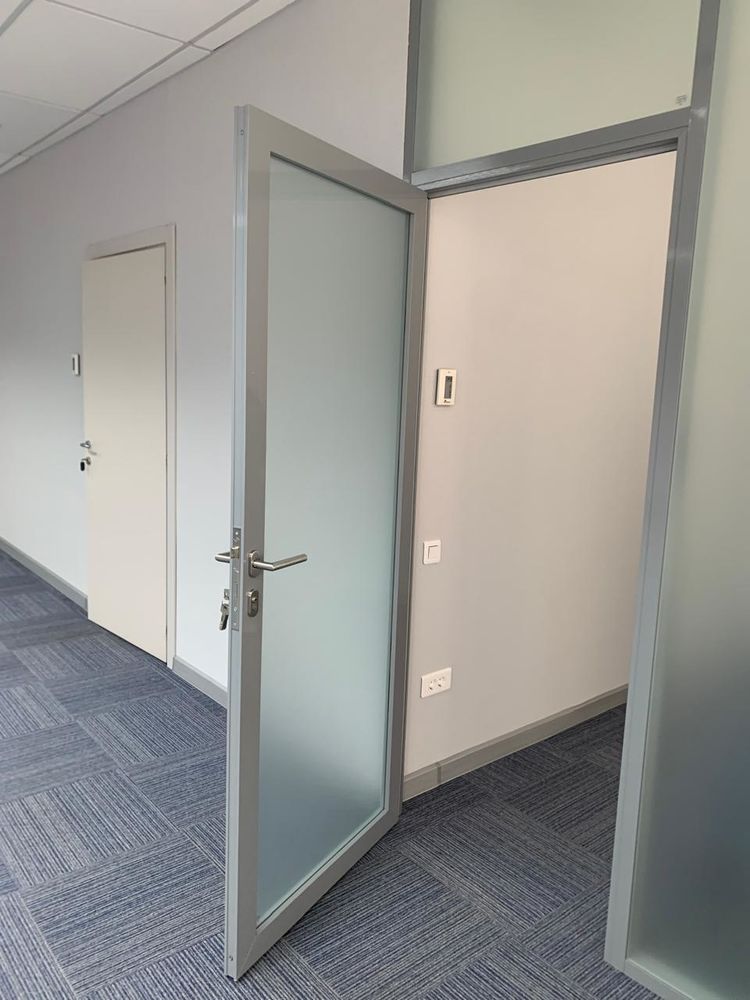 Фото Nayada реализовала проект по установке офисных перегородок Nayada-Standart в бизнес-центре Q