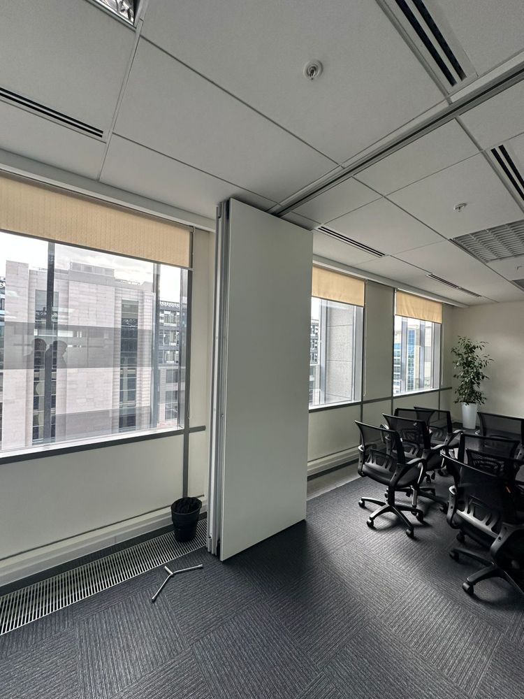 Фото Компания Nayada реализовала проект по установке трансформируемых перегородок Nayada SmartWall H5 в БЦ Q.