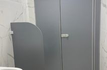 Сантехнические перегородки из панелей влагостойкой ламинированной ДСП от компании Nayada.