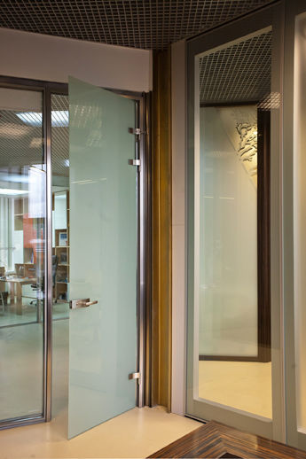 Фото NAYADA Smart Glass - шаг в сторону интеллектуальных пространств.