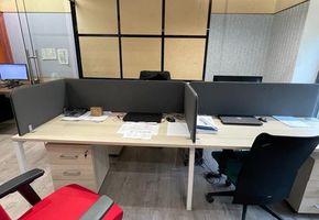 Настольные мобильные перегородки от компании Nayada.