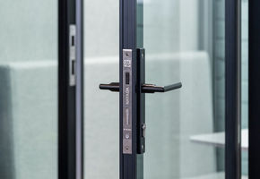 Дверь модели NAYADA Quadro от компании Nayada.