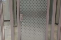 Компания Nayada установила двери Nayada-Magic Lite.