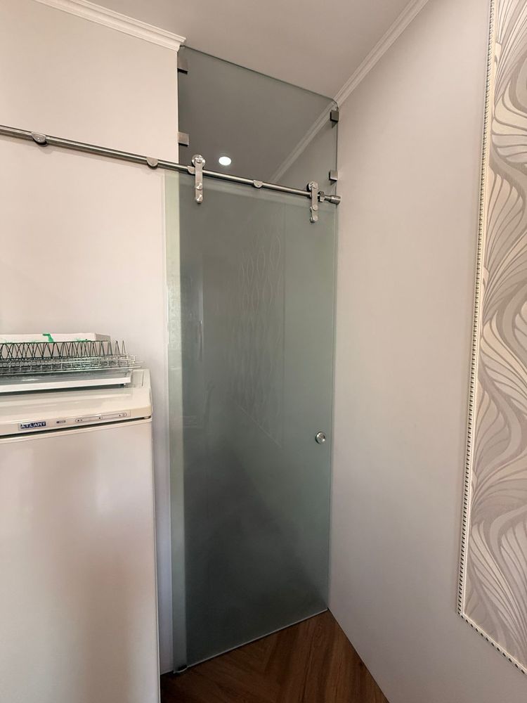 Фото Компания Nayada установила раздвижные двери в одной из столичных квартир.