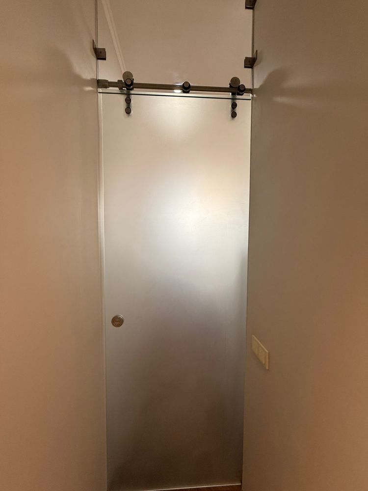 Фото Компания Nayada установила раздвижные двери в одной из столичных квартир.