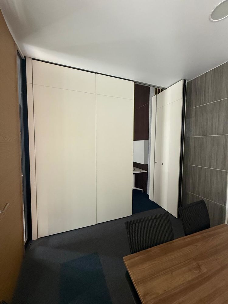 Фото Раздвижные перегородки Nayada SmartWall — это современное решение для трансформации пространства.