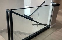 Системы стеклянных ограждений NAYADA-Parapetto.