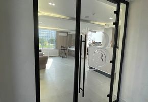 Двери в проекте Компания Nayada реализовала проект для салона красоты BACKSTAGE.